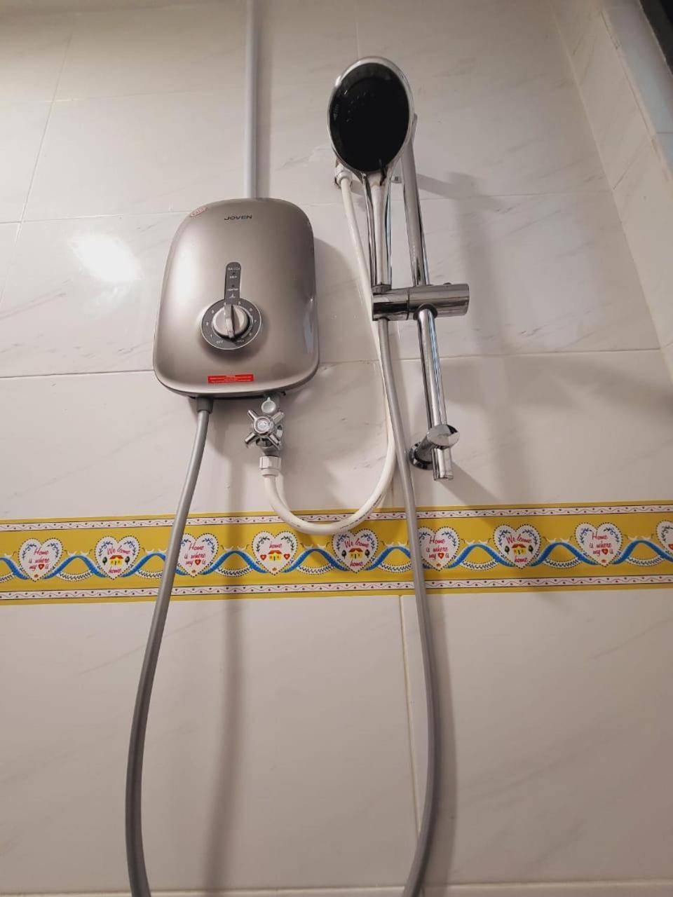 Denan Homestay Casa Kayangan 이포 외부 사진
