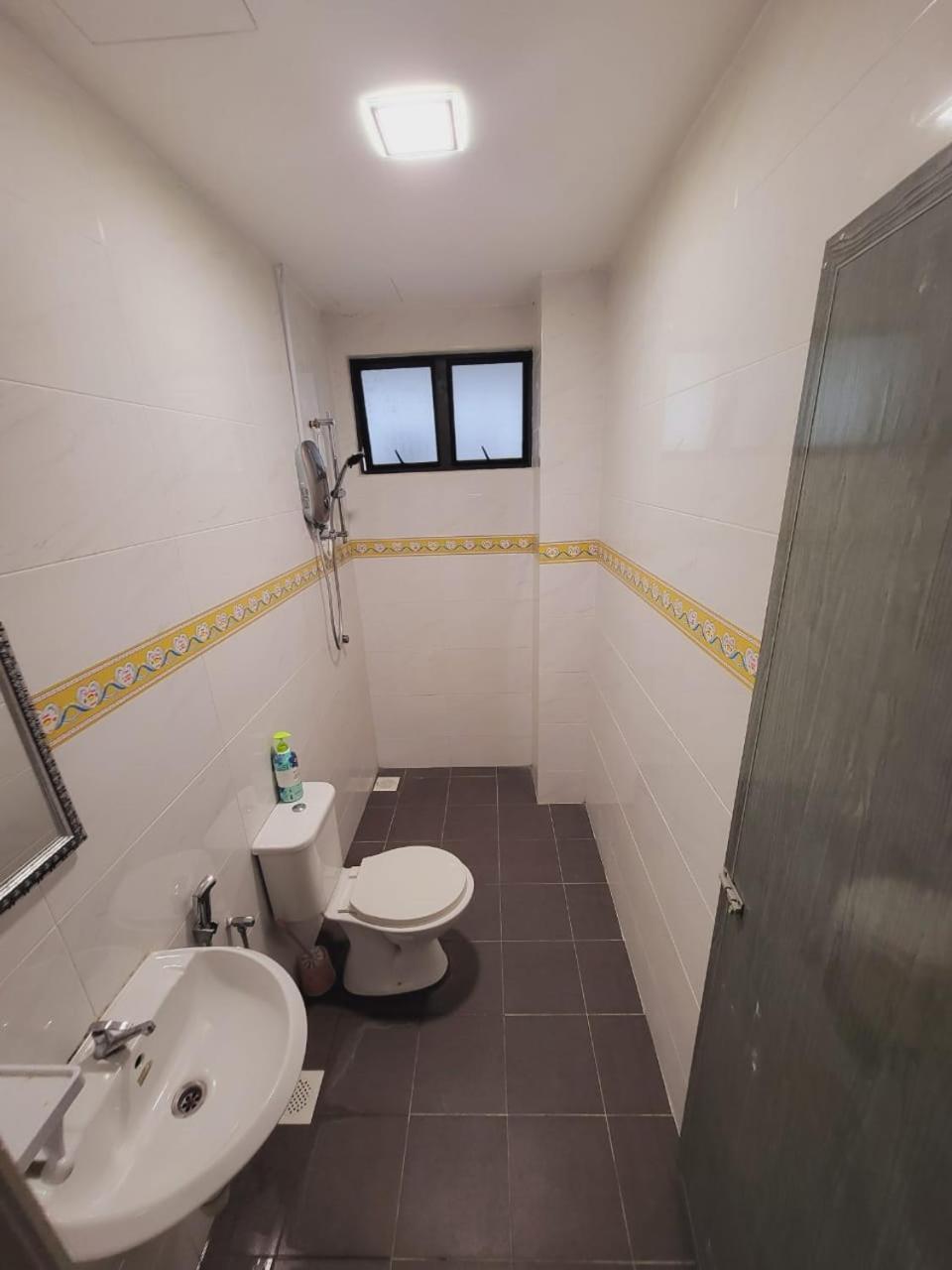 Denan Homestay Casa Kayangan 이포 외부 사진