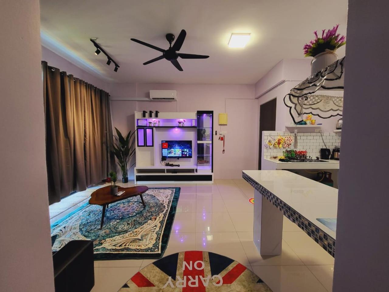 Denan Homestay Casa Kayangan 이포 외부 사진