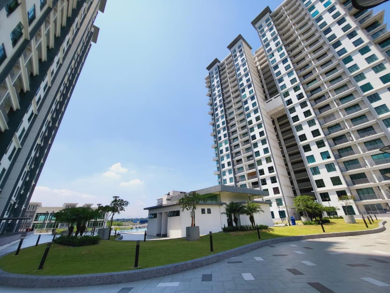 Denan Homestay Casa Kayangan 이포 외부 사진